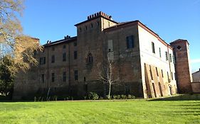 Castello Sannazzaro B&B